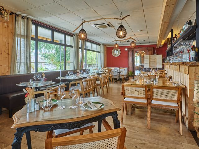 Restaurant AIMER Cave & Bar 